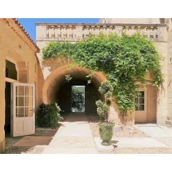 3 jours avec accès au spa et vin pétillant dans un château 4* près de Nîmes - Coffret Cadeau Séjour