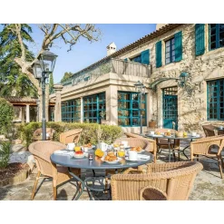 2 jours en famille en hôtel 4* à Villeneuve-lès-Avignon - Coffret Cadeau Séjour