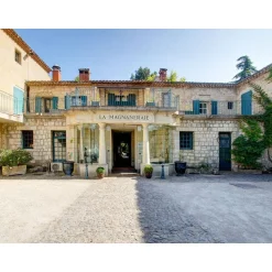 2 jours en famille en hôtel 4* à Villeneuve-lès-Avignon - Coffret Cadeau Séjour