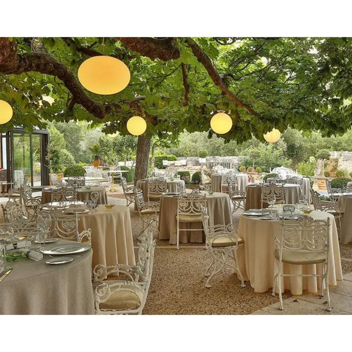 Adresses primées : repas 6 plats au restaurant Le Pont de l'Ouysse près de Rocamadour - Coffret Cadeau Gastronomie