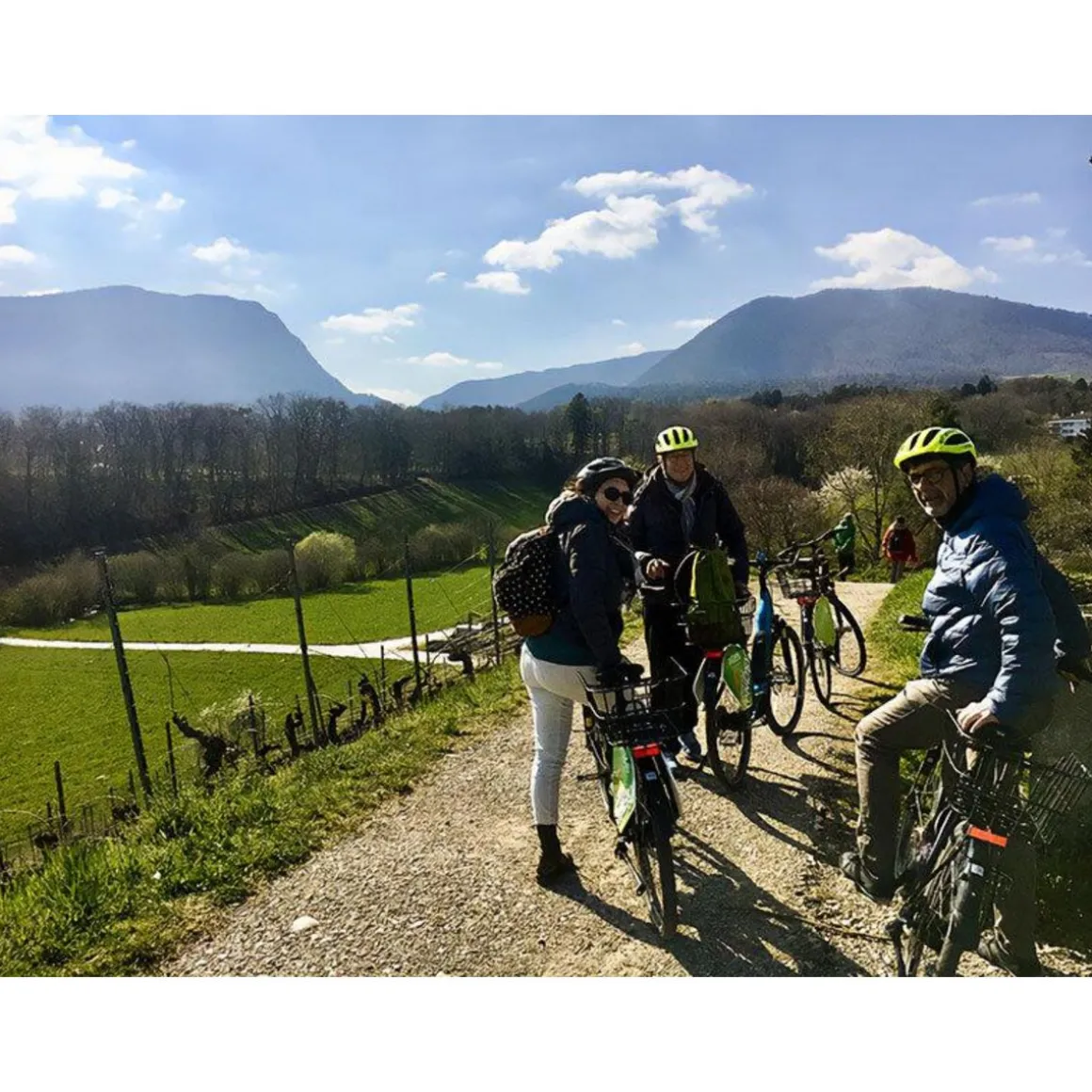 Balade à vélo de 4h avec dégustation de vins au pays de Neuchâtel - Coffret Cadeau Sport & Aventure