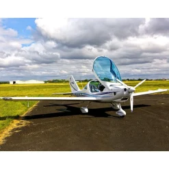 Baptême de 35 minutes en avion avec survol d'Angers pour 2 personnes - Coffret Cadeau Sport & Aventure