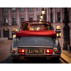 Bordeaux de nuit en DS présidentielle avec chauffeur privé (2h) - Coffret Cadeau Multi-thèmes