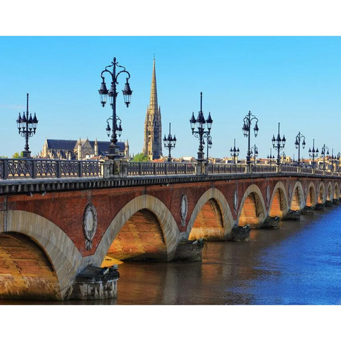 Bordeaux de nuit en DS présidentielle avec chauffeur privé (2h) - Coffret Cadeau Multi-thèmes