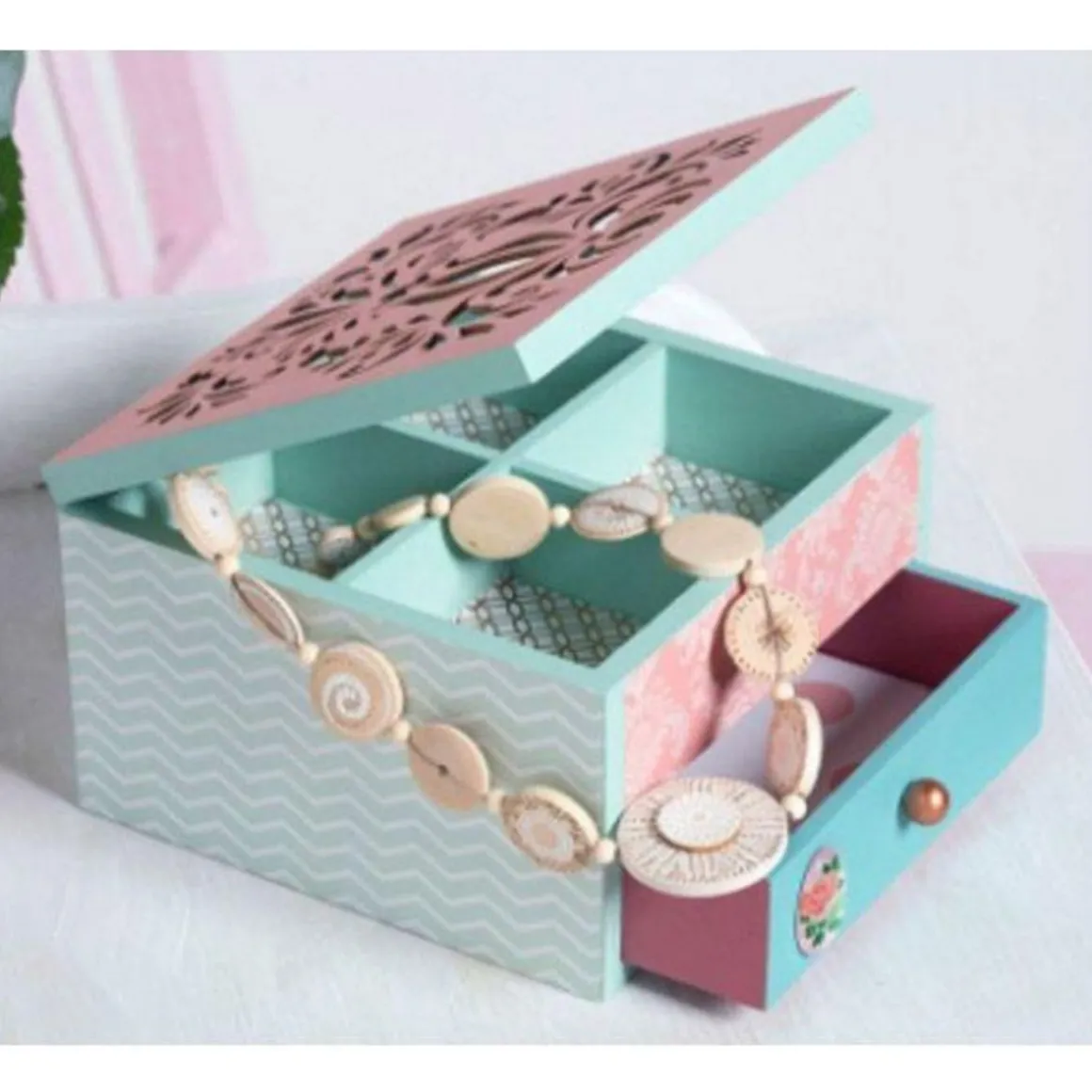 Boîte à bijoux bois à décorer 16 x 16 x 10 cm