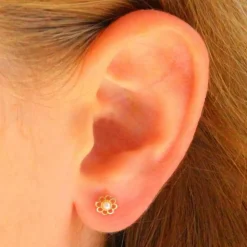 Boucles d'Oreilles Or 18 Carats 750/000 Jaune - Perles de Culture - Motif Fleur