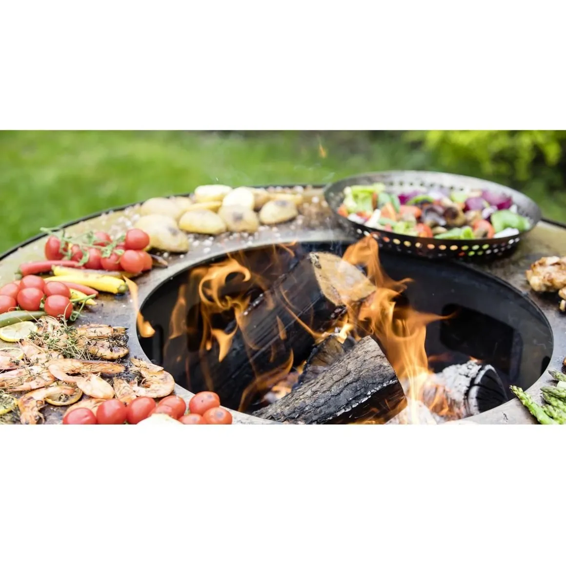 Brasero boule avec grille et plancha - métal oxydé - 100x100x50 cm