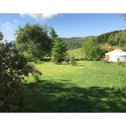 Échappée insolite de 2 jours en yourte avec dîner près de Saint-Étienne - Coffret Cadeau Séjour