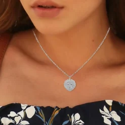 Collier signe astrologique lion orné de Cristaux scintillants par SC Crystal en Métal rhodié