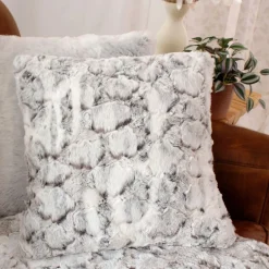 Coussin à poils doux LENVIK