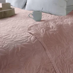 Couvre-lit à dessin floral