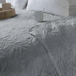 Couvre-lit à dessin floral