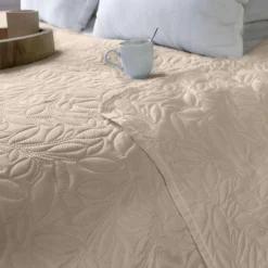 Couvre-lit à dessin floral