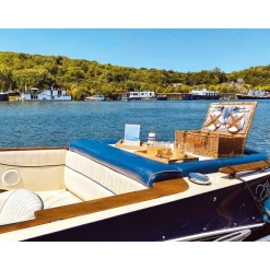 Croisière gourmande sur la Seine avec champagne et collation pour 4 - Coffret Cadeau Gastronomie