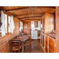 Escapade insolite en famille : 2 jours en roulotte avec accès au parc animalier près de Lyon - Coffret Cadeau Séjour