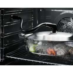 Four encastrable fonction vapeur EOC6P77WH avec plat à vapeur