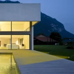 Lot de 2 projecteurs solaires a LED Spiky - LUMI JARDIN - 200 Lumens - Blanc chaud - Etanche - 34 cm