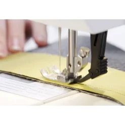 Machine à coudre PFAFF Quilt Expression 720