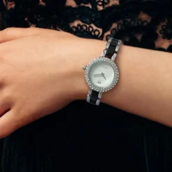 Montre Cassandra élégante ornée de Cristaux scintillants