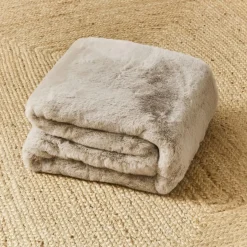 Plaid fausse fourrure 150x200 cm