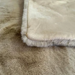 Plaid fausse fourrure 150x200 cm