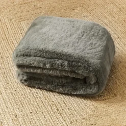 Plaid fausse fourrure 150x200 cm