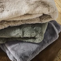 Plaid fausse fourrure 150x200 cm