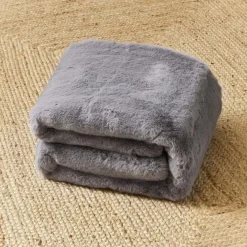 Plaid fausse fourrure 150x200 cm