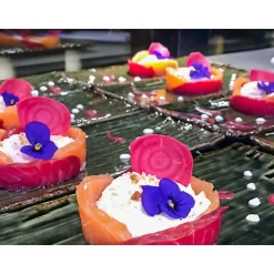 Repas insolite 4 plats et visite de Paris dans le bus à impériale Champs-Élysées - Coffret Cadeau Gastronomie