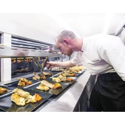 Repas insolite 4 plats et visite de Paris dans le bus à impériale Champs-Élysées - Coffret Cadeau Gastronomie