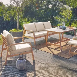 Salon de jardin 7 places CARNOTA DINING en bois d'acacia. table rectangulaire. coussins gris