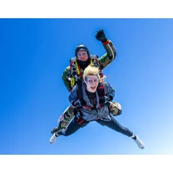 Saut en parachute à 4200 m d'altitude pour 2 amateurs de sensations fortes - Coffret Cadeau Sport & Aventure