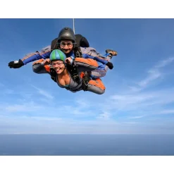 Saut en parachute en tandem - Coffret Cadeau Sport & Aventure