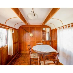 Séjour insolite en famille : 3 jours en roulotte Luxe avec accès au parc animalier près de Lyon - Coffret Cadeau Séjour