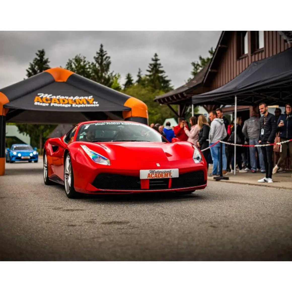 Stage de pilotage : 2 tours sur le circuit de Pouilly-en-Auxois en Ferrari F488 GTB - Coffret Cadeau Sport & Aventure