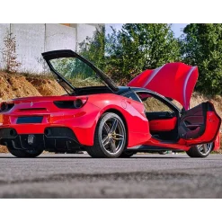 Stage de pilotage : 2 tours sur le circuit de Magny-Cours en Ferrari 488 GTB - Coffret Cadeau Sport & Aventure