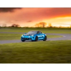 Stage de pilotage : 2 tours sur le circuit de Fontenay en Alpine A110 R - Coffret Cadeau Sport & Aventure