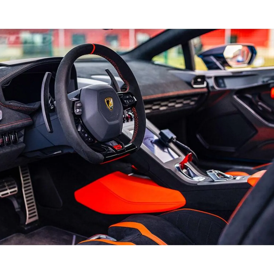 Stage de pilotage : 2 tours sur le circuit de Nogaro Compétition en Lamborghini Huracán STO - Coffret Cadeau Sport & Aventure