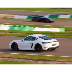 Stage de pilotage : 2 tours sur le circuit de Trappes en Porsche Cayman - Coffret Cadeau Sport & Aventure