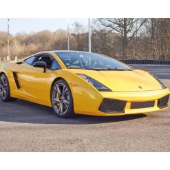 Stage de pilotage : 4 tours sur le circuit de La Ferté-Gaucher en Lamborghini Gallardo LP-560 - Coffret Cadeau Sport & Aventure