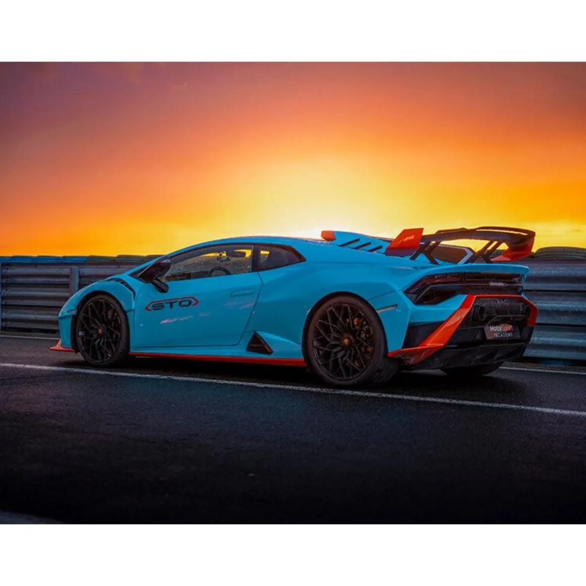 Stage de pilotage : 2 tours sur le circuit du Bourbonnais en Lamborghini Huracán STO - Coffret Cadeau Sport & Aventure