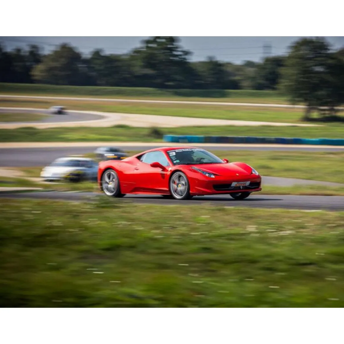 Stage de pilotage : 2 tours sur le circuit de Pouilly-en-Auxois en Ferrari F458 Italia - Coffret Cadeau Sport & Aventure