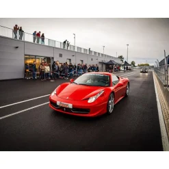 Stage de pilotage : 2 tours sur le circuit de Pouilly-en-Auxois en Ferrari F458 Italia - Coffret Cadeau Sport & Aventure